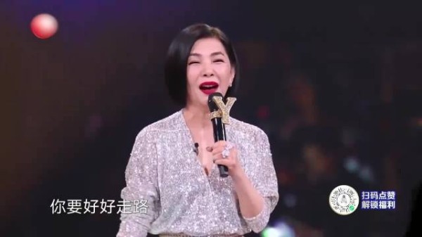 简直笑不活了,刘宇宁张清芳比身高,小宁吓到不会走路