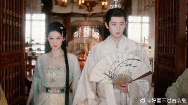 《成何体统》王楚然丞磊 庾晚音特意画上社畜妆，只为去拉拢谢永儿