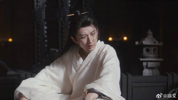 李莲花被抓,故意装病套话,小看守竟全秃噜完了