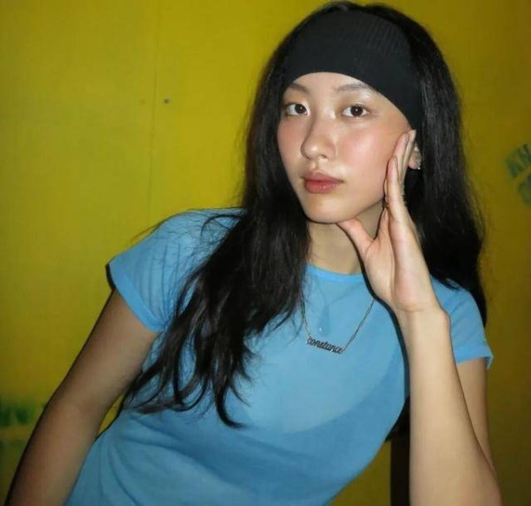 陈奕迅女儿翻唱引争议，乐坛判官直斥声色艺都无，网民反应两极