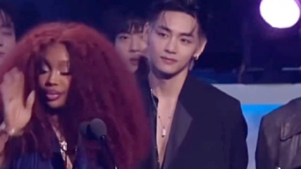 金泰亨kpop永一 260526 | AMAs 好温柔哦baby 静静站着听发言
