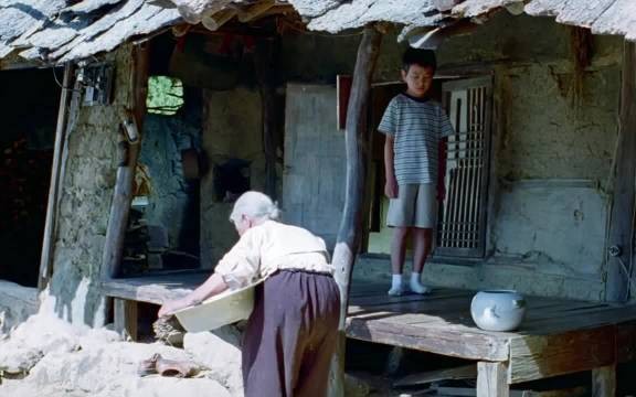 每一次看都会哭，我们都是失去了才知道珍惜，也没有后悔的机会了