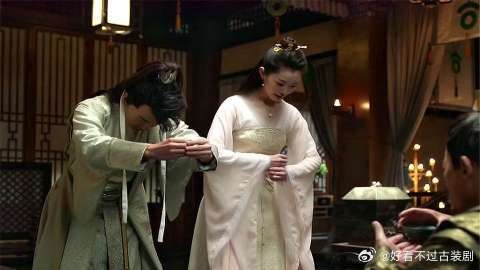 饭后和父亲告别，范思辙连字都吐不清楚了，这是被吓得！