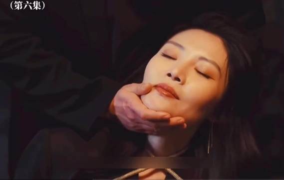 女人被歹徒抓住，为了逃命竟然灵活应变，反正最后也没什么损失