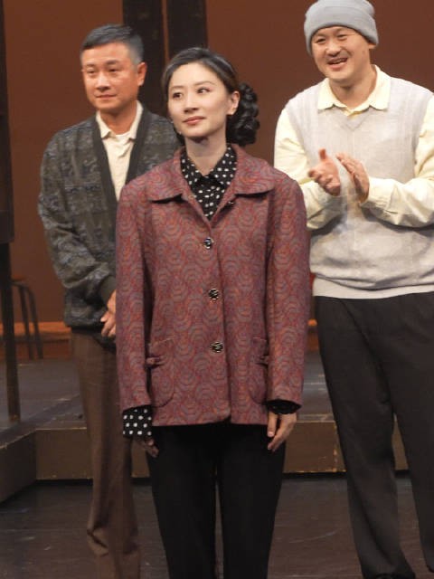 文章没换女友,还是话剧女演员凤梨,偶尔小聚也胜新欢