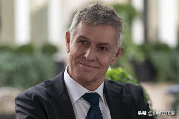 69岁法国男星因渐冻症离世,曾出演《艾米丽在巴黎》总裁一角