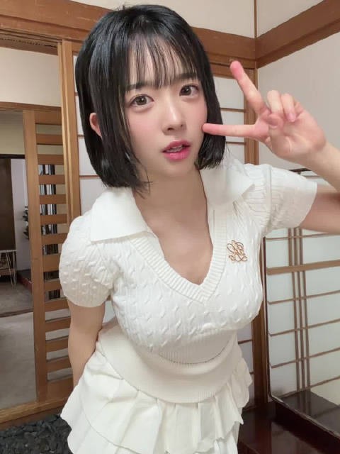 可爱的新人博多彩葉