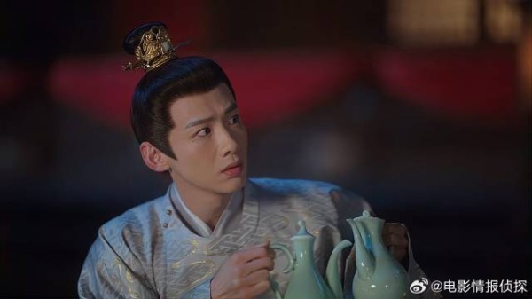 尹峥回忆醉酒吻 结果直接问李薇，这也太好磕了吧！