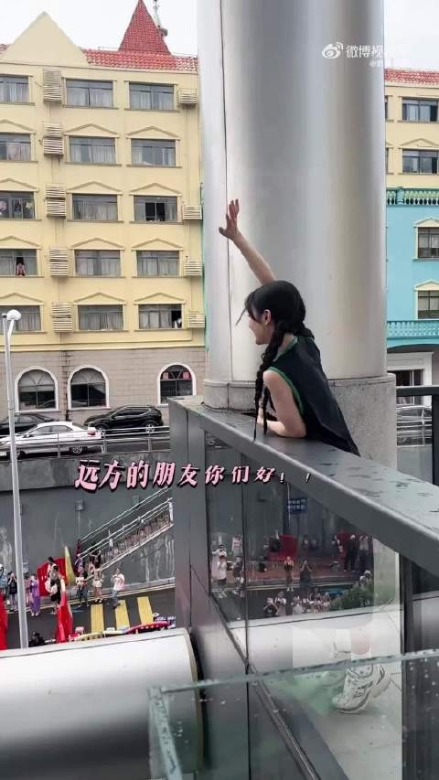 田曦薇hi6下班暖心互动,真诚回应粉丝偏爱