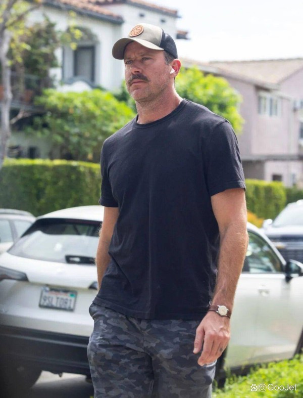 Armie Hammer 最新照片