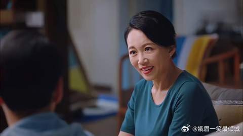 叶鹿鸣条件优秀，还夸贺繁星，贺妈妈像看女婿一样