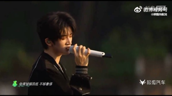 今晚新鲜邓佳鑫!《失语者》这个舞台也太好听了吧!
