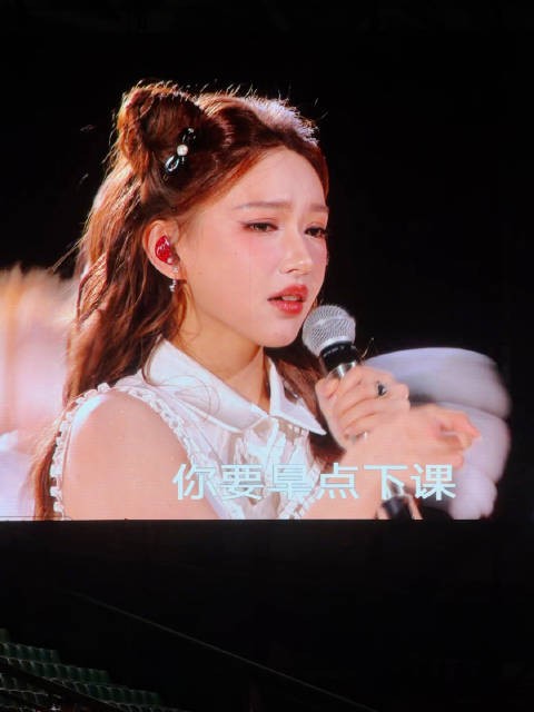 十年之内无人能解我今晚看到了多可爱的小猫潇呜呜呜好萌好萌！