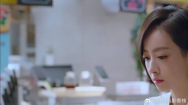 美女32岁还没对象，哪想同事的闲聊，美女五味杂陈