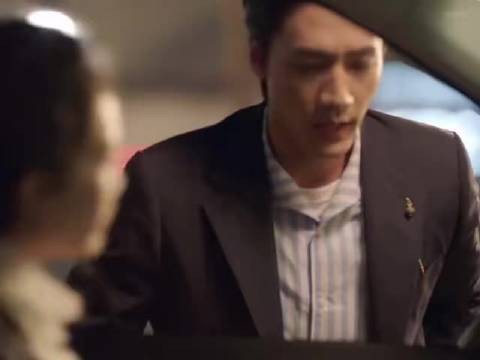 意外收获的造型惊喜,湿发状态下的此沙更添几分野性