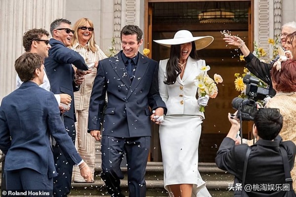 这对大牌情侣终于结婚了,30岁Dua Lipa与36岁英国演员领证了!
