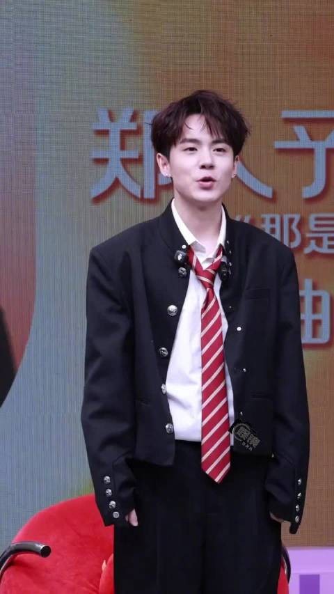 郑人予清唱演绎《那是属于你的夏季》嗓音温柔坚定