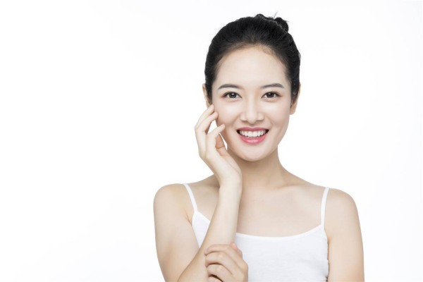 已婚男人一旦有这三个苗头，女人就别再联系了，不值当