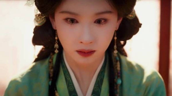 陈都灵这里完全女鬼味儿