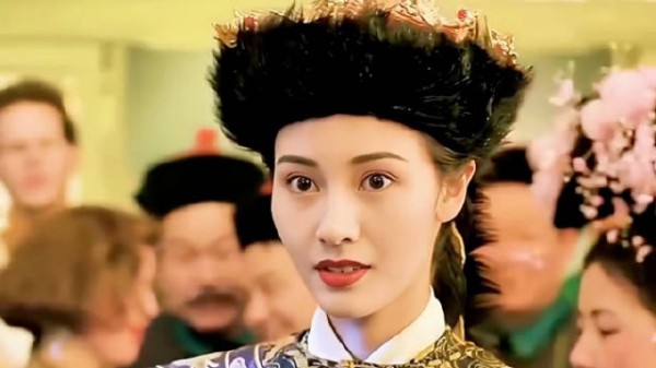 李嘉欣“全香港富婆的公敌”一张306度无死角的脸，极具攻击性的美貌！