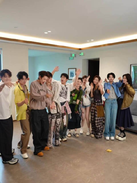 @刘雨昕 @余佳运Leo @张星特闭麦吗 @张碧晨