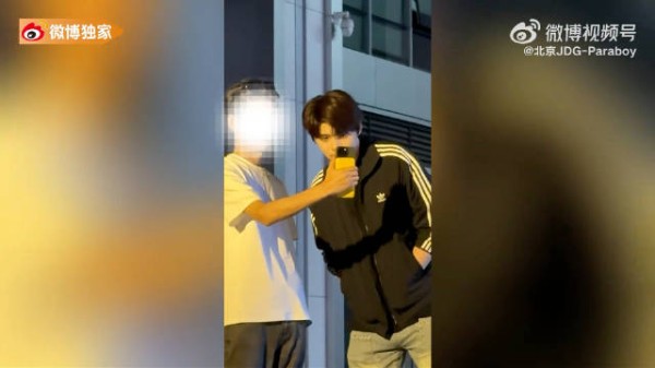 瓜仔实名制表示爱看！和伞兵一起催更催更