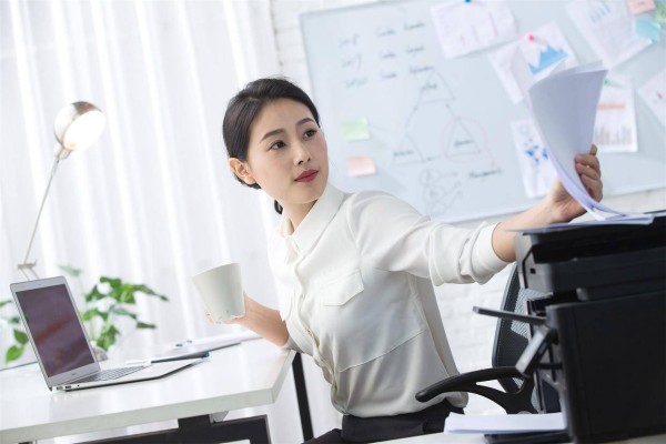 两个结了婚的男女要是共享过这三样东西，那关系早就不干净了，离睡到一起不远了
