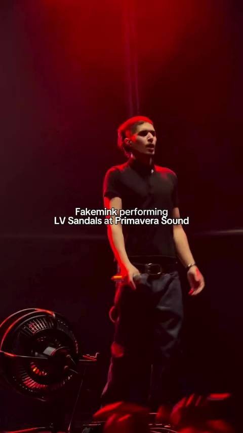 Fakemink 现场跳“机械舞”！
