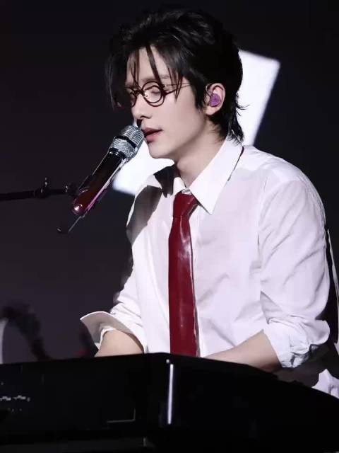 张新成演唱会引期待,粉丝盼现场感受live魅力