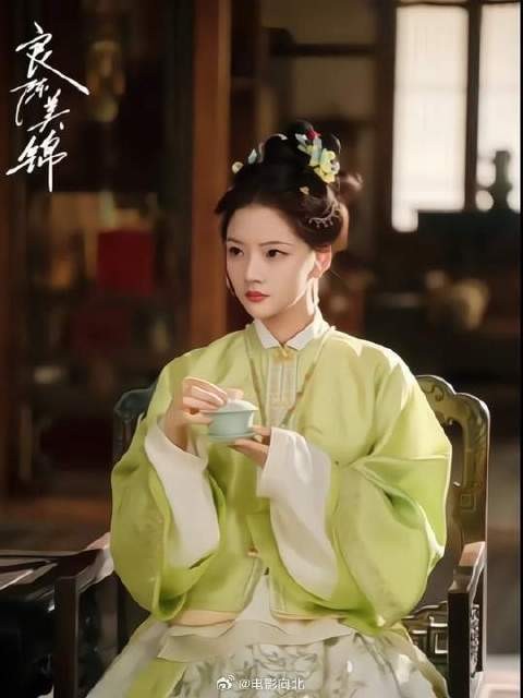 最终顾澜沦为弃女,还嫁给了傻子做媳妇