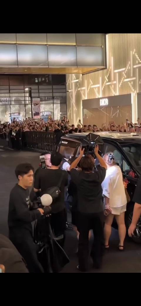 这套衣服也只有杨幂可以驾驭吧？