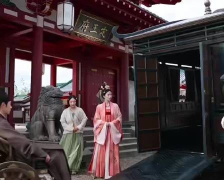 叶璃墨修尧互动引热议,剧粉玩梗白鹿有驾照