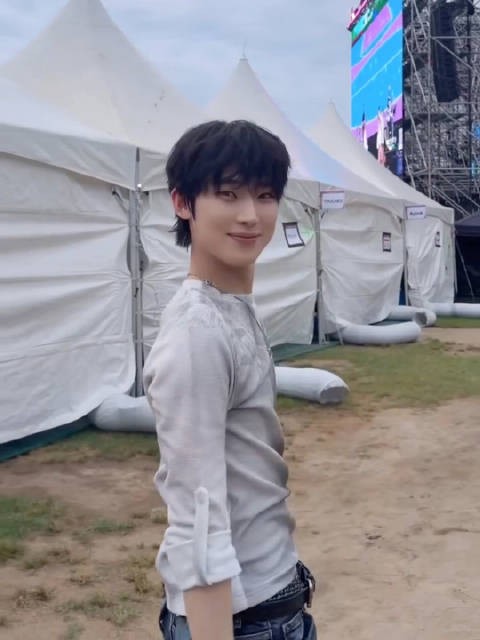 金善禹亮相2026Weverse音乐节庆生