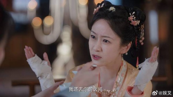 吃货少女被呆萌绿茶刁难,结果俩欢喜冤家,莫名好好嗑!
