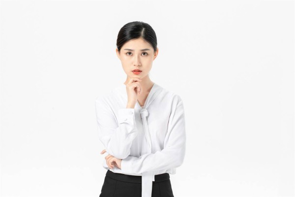 已婚女人要是对你干这几件事，潜台词就是：我喜欢你，想跟你越界