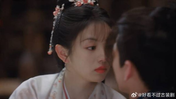 宠妻狂魔尹老六,公主抱醉酒吻,“山峥海薇”太上头