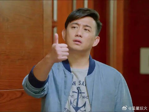 夫妻俩相爱相杀，离婚后各带异性回家