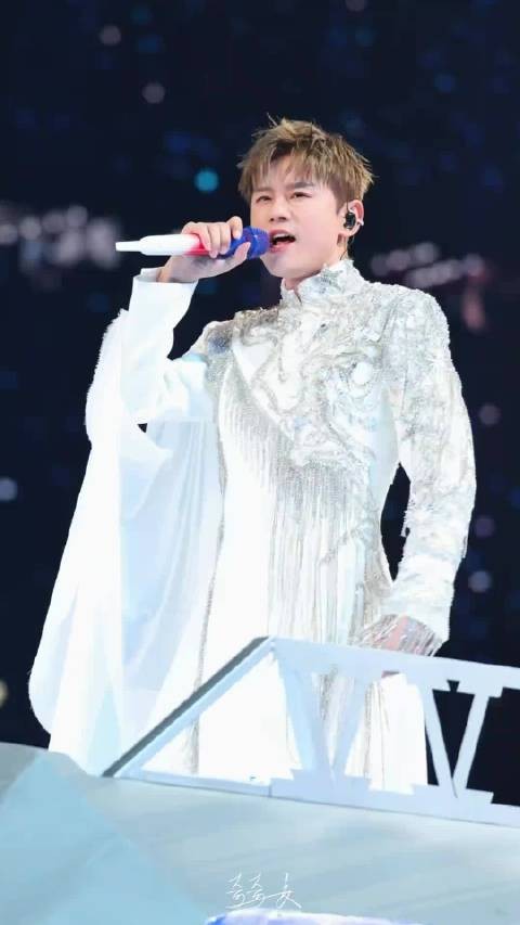 张杰演唱展现电影感,国乐演绎余音绕梁