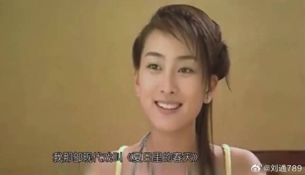 请注意吃货陈伟霆,一筷子下去半盘菜没了,谁还想听马苏吹牛,净看陈伟霆了