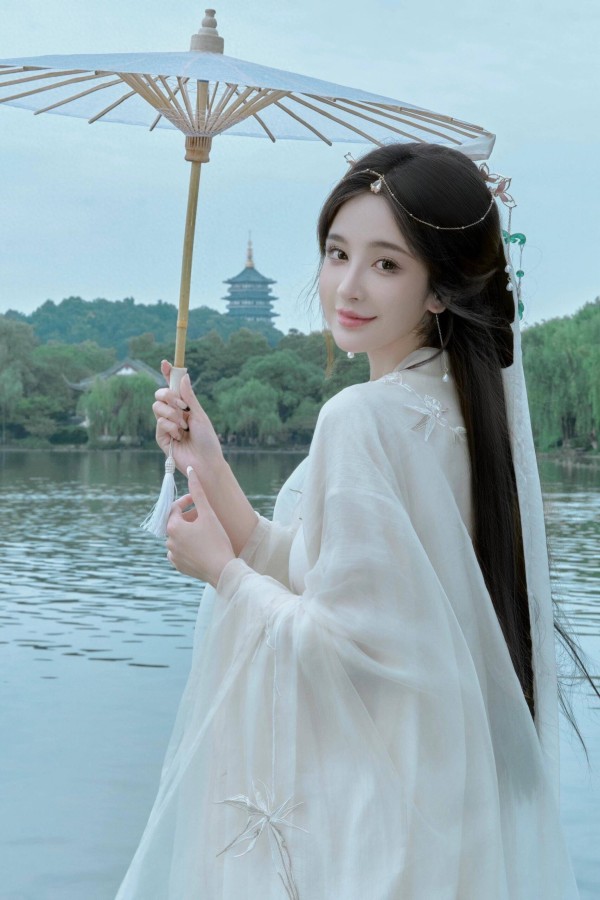 才女征婚出上联：公鸡打架头对头，书生妙对下联促成一段美好姻缘
