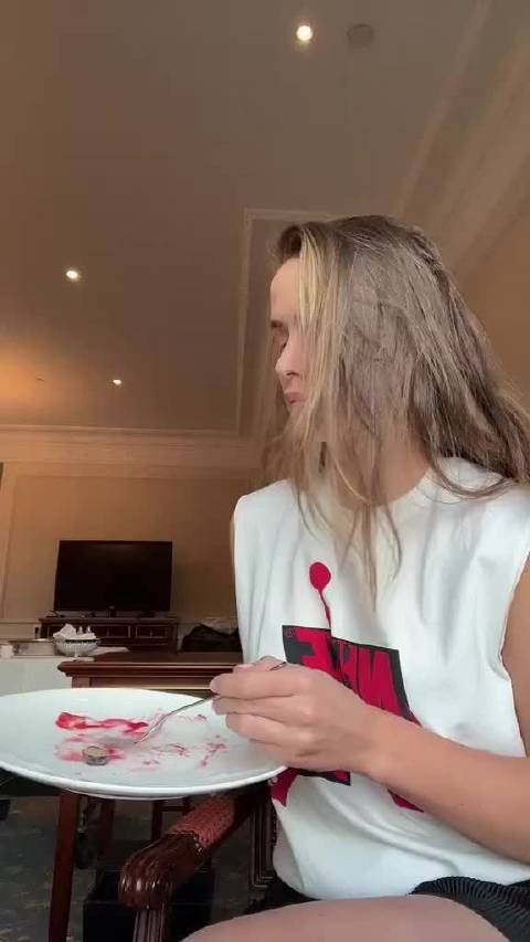 斯维图丽娜和孟菲尔斯婚姻美满绝对有秘诀!