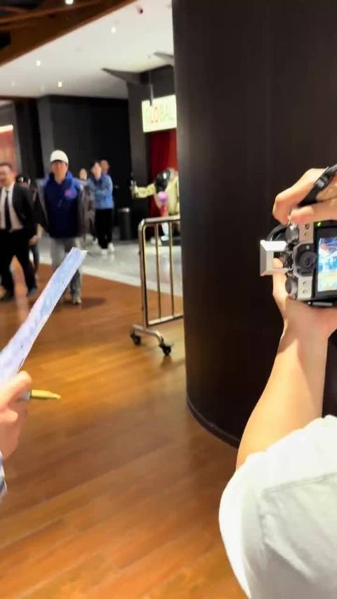 董子健出身演艺世家，19岁偶遇导演意外入行