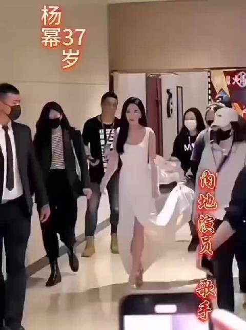 身材于颜值并存你喜欢哪一位：杨幂✘张嘉倪✘景甜✘杨颖✘赵露思✘刘亦菲