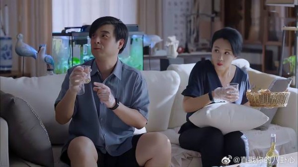 爸妈偷吃炸鸡被贺繁星逮个正着,下秒两人表情贼逗