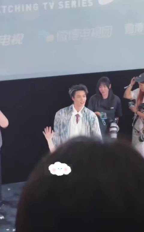 柯淳嘶吼回应他人喊话被称社交悍匪