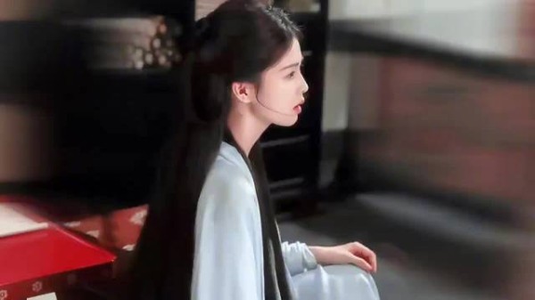 白鹿新剧莫离播放破2亿,叶璃角色热度五连冠