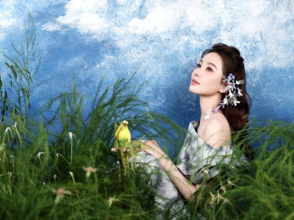 刘诗诗像极了油画里的美人。