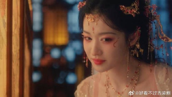 《成何体统》王楚然丞磊 史上最惨侍寝 搞笑妖妃精心打扮 暴君却让她打地铺