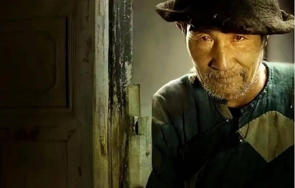 再读鲁迅的《故乡》:专制铁笼下,被碾碎的纯真与奴性的集体沉沦
