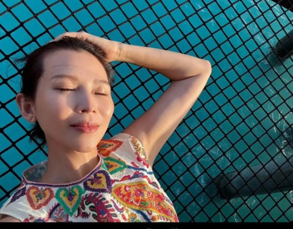 蔡少芬张晋马尔代夫度假,夫妻同框合影,恩爱无比!